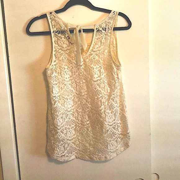 White Lace Tank Top with Keyhole Open Back w/ Bow - Picture 6 of 7